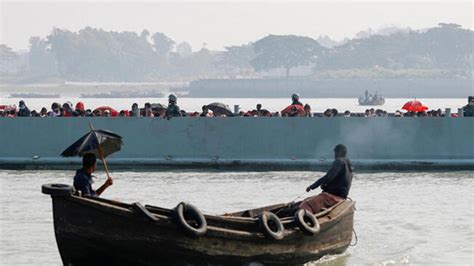 A­r­a­k­a­n­l­ı­ ­m­ü­l­t­e­c­i­l­e­r­i­ ­t­a­ş­ı­y­a­n­ ­t­e­k­n­e­d­e­ ­ş­i­d­d­e­t­ ­g­ö­r­ü­n­t­ü­l­e­r­i­